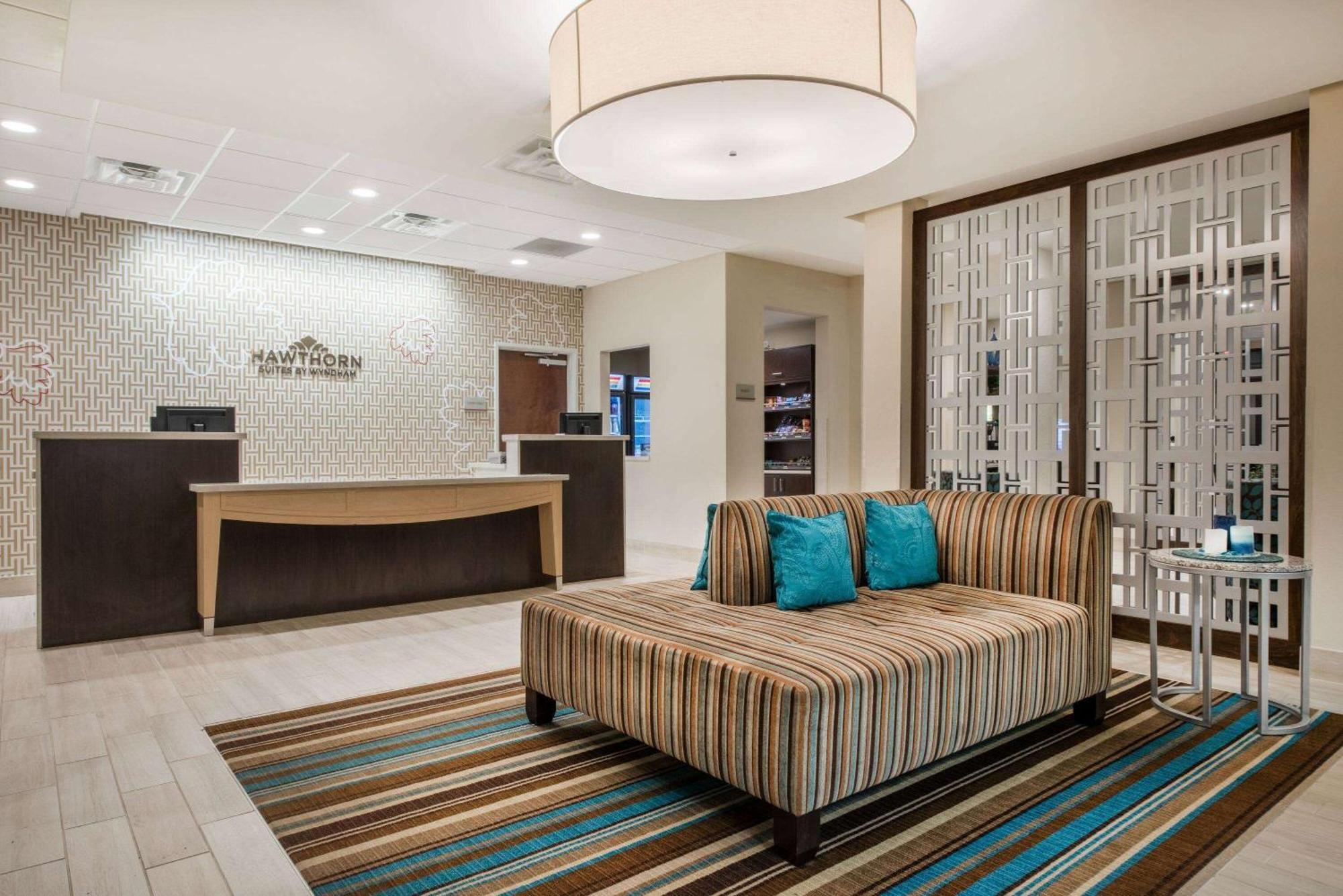 Hawthorn Suites By Wyndham Bridgeport Esterno foto